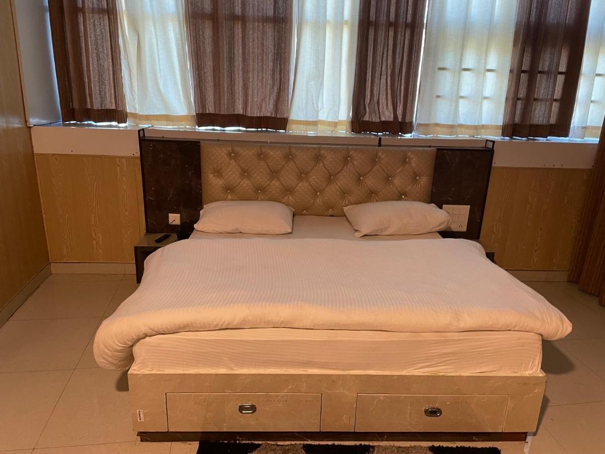Jai Maa Bhagwati Hotel Pithorāgarh Dış mekan fotoğraf